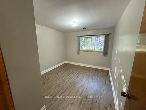 Photo 14 at 27 TERRYHILL Crescent E, Agincourt North, Toronto