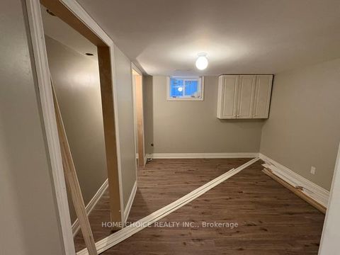Photo 18 at 27 TERRYHILL Crescent E, Agincourt North, Toronto