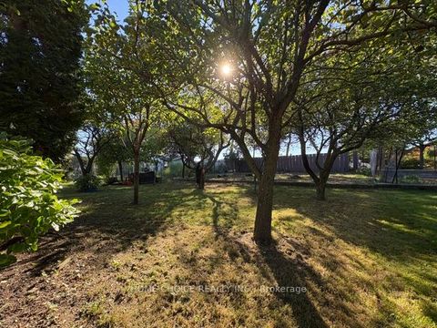 Photo 19 at 27 TERRYHILL Crescent E, Agincourt North, Toronto