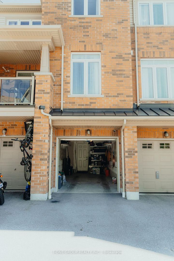 Photo 1 at 7 - 2728 William Jackson Drive, Duffin Heights, Pickering