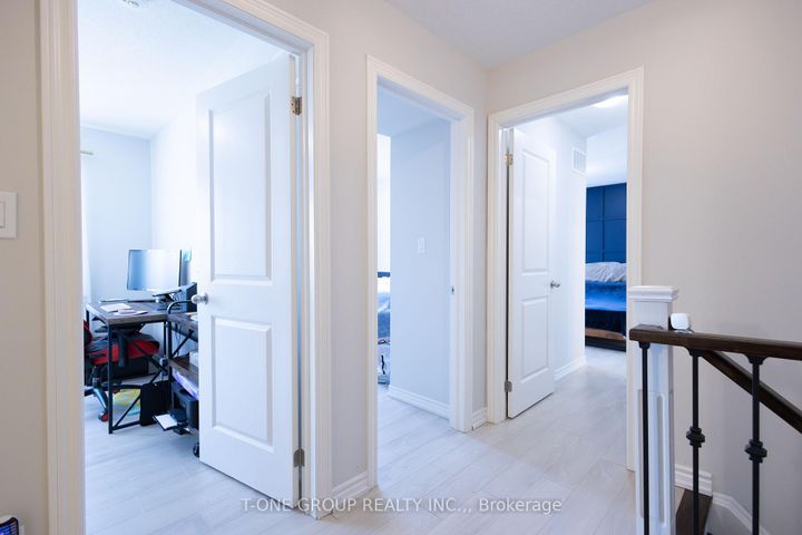 Photo 9 at 7 - 2728 William Jackson Drive, Duffin Heights, Pickering