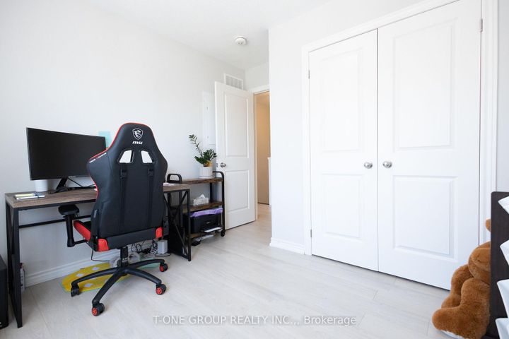 Photo 10 at 7 - 2728 William Jackson Drive, Duffin Heights, Pickering