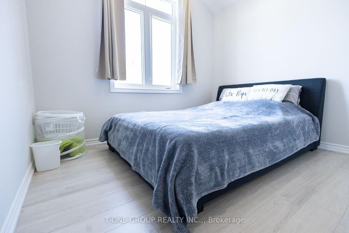 Photo 11 at 7 - 2728 William Jackson Drive, Duffin Heights, Pickering