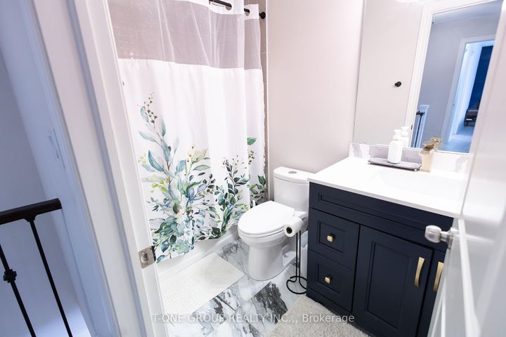 Photo 16 at 7 - 2728 William Jackson Drive, Duffin Heights, Pickering