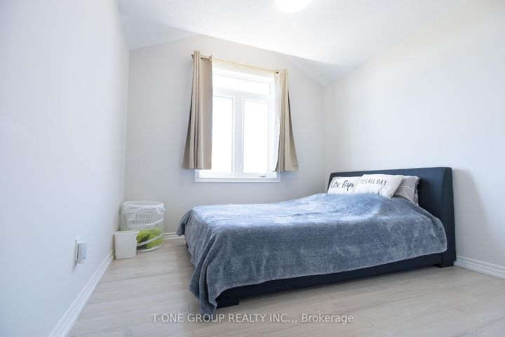 Photo 18 at 7 - 2728 William Jackson Drive, Duffin Heights, Pickering