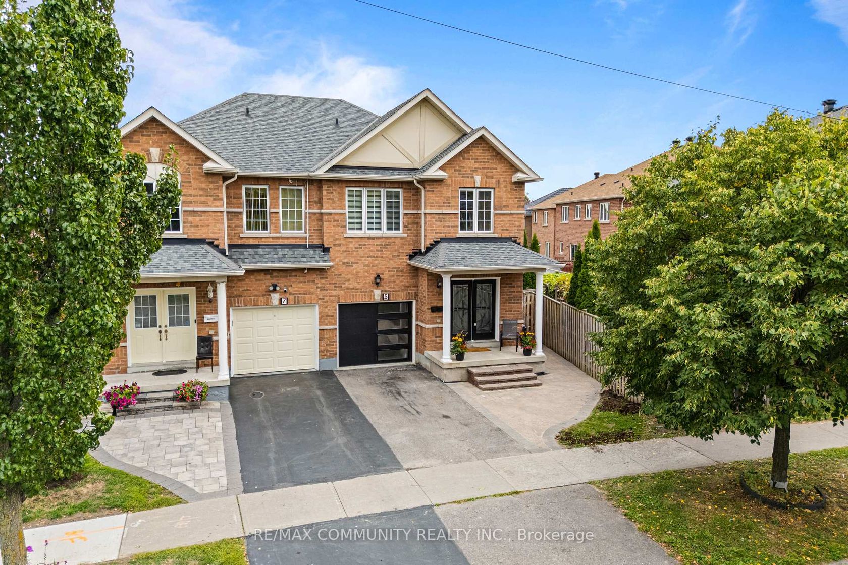 5 White Heather Boulevard, Agincourt North, Toronto by Loree Meneguzzi Real Estate 5 White Heather Boulevard, Agincourt North, Toronto