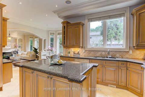 Photo 8 at 34 Moccasin Trail, Don Mills, Toronto