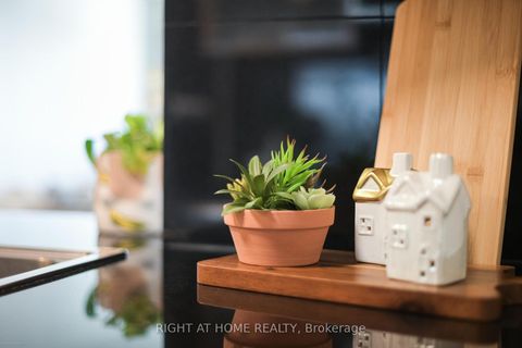 Photo 9 at Lph02 - 16 Harrison Garden Boulevard, Willowdale East, Toronto