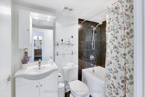 Photo 14 at Lph02 - 16 Harrison Garden Boulevard, Willowdale East, Toronto