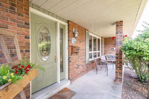 Photo 1 at 10 Grand Place, Allandale Heights, Barrie Photo 1 at 10 Grand Place, Allandale Heights, Barrie