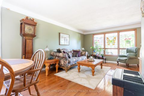Photo 2 at 10 Grand Place, Allandale Heights, Barrie