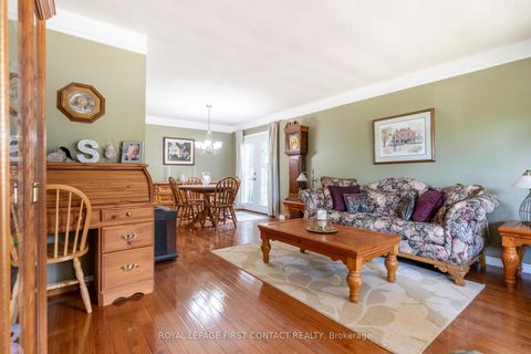 Photo 3 at 10 Grand Place, Allandale Heights, Barrie