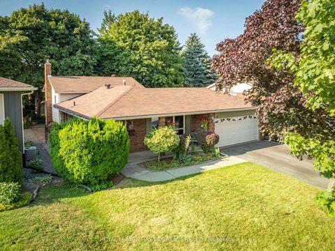 Photo 25 at 10 Grand Place, Allandale Heights, Barrie