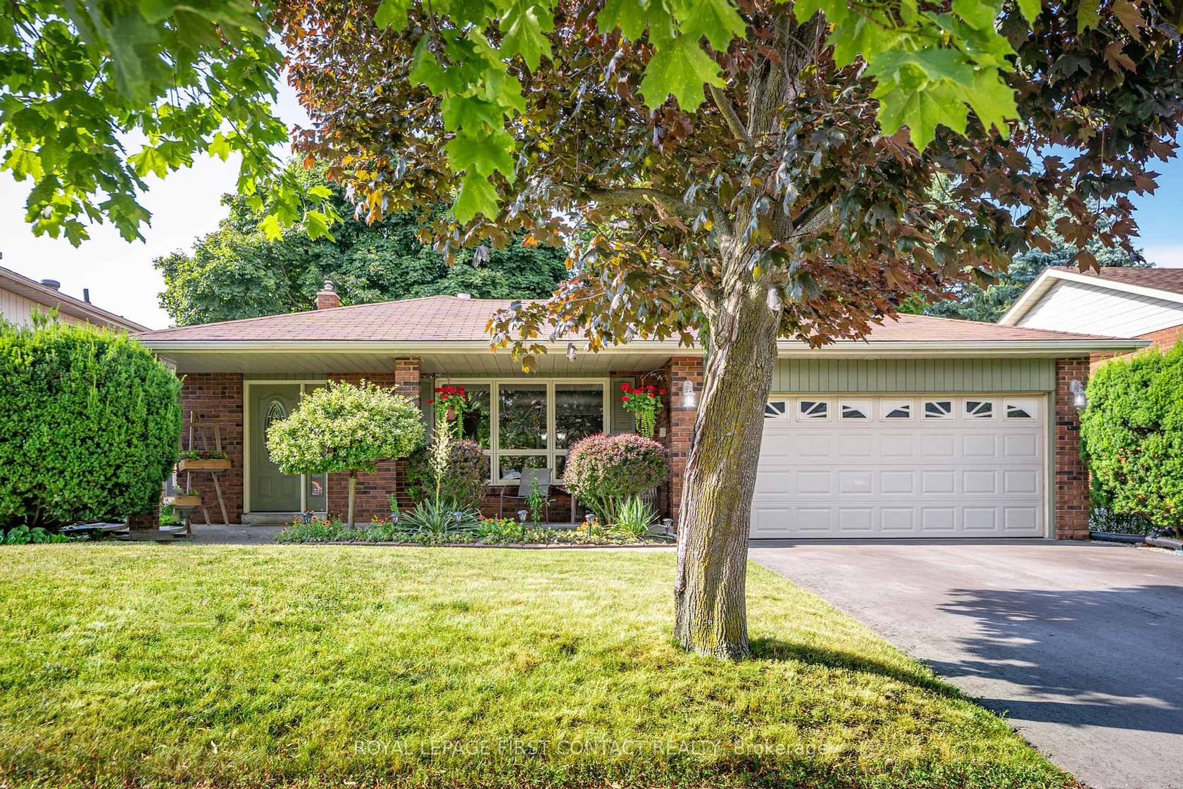 10 Grand Place, Allandale Heights, Barrie photo number 2