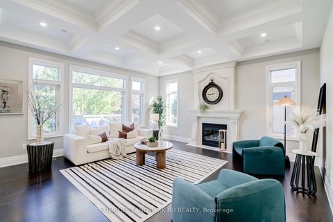 Photo 3 at 5 Finesse Court, Oak Ridges Lake Wilcox, Richmond Hill