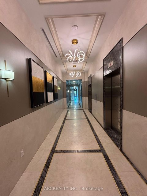 Photo 2 at 413 - 10 Gatineau Drive, Beverley Glen, Vaughan