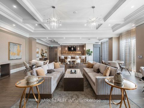 Photo 3 at 413 - 10 Gatineau Drive, Beverley Glen, Vaughan