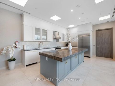 Photo 12 at 413 - 10 Gatineau Drive, Beverley Glen, Vaughan