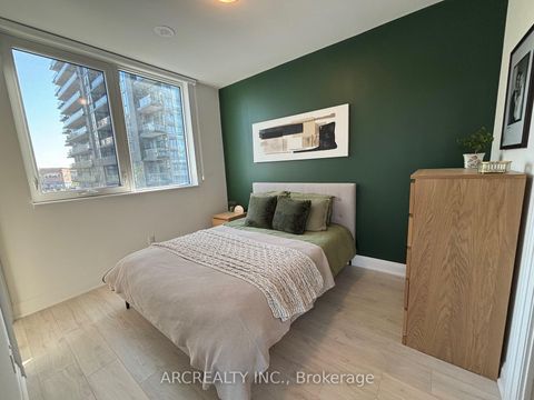 Photo 18 at 413 - 10 Gatineau Drive, Beverley Glen, Vaughan