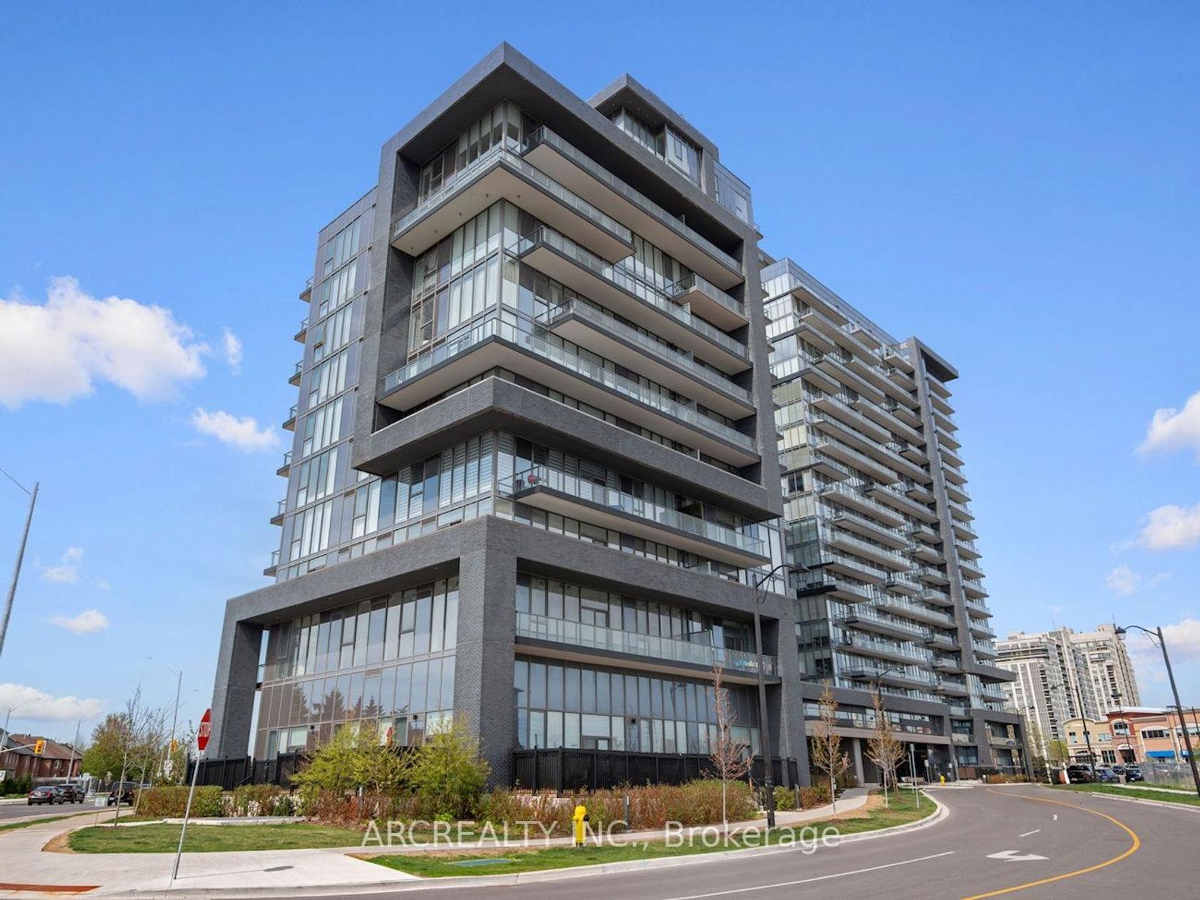 413 - 10 Gatineau Drive, Beverley Glen, Vaughan 