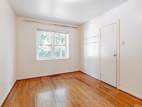 Photo 15 at 64 Rockport Crescent, Crosby, Richmond Hill