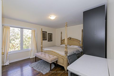 Photo 12 at 741 College Manor Drive, College Manor, Newmarket