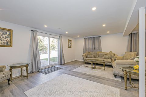 Photo 22 at 741 College Manor Drive, College Manor, Newmarket