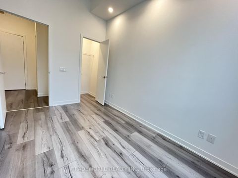 Photo 11 at 127 - 3020 Trailside Drive, GO Glenorchy, Oakville