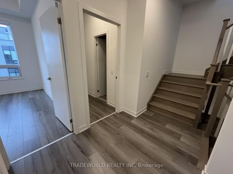 Photo 15 at 127 - 3020 Trailside Drive, GO Glenorchy, Oakville