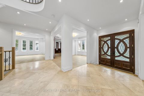 Photo 2 at 125 Kingsdale Avenue, Willowdale East, Toronto