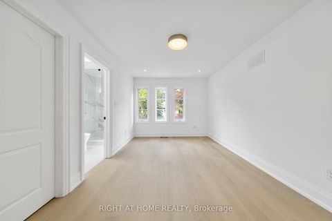 Photo 25 at 125 Kingsdale Avenue, Willowdale East, Toronto