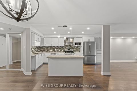 Photo 2 at 113 - 5 Weldrick Road W, North Richvale, Richmond Hill