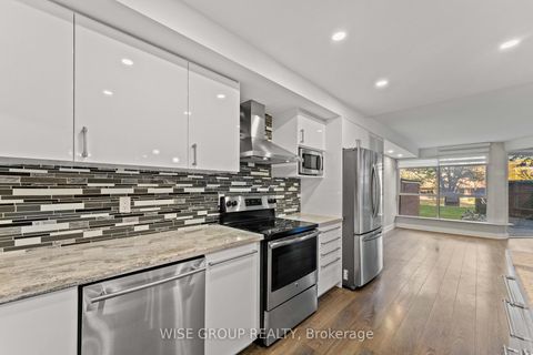 Photo 8 at 113 - 5 Weldrick Road W, North Richvale, Richmond Hill