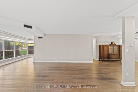 Photo 15 at 113 - 5 Weldrick Road W, North Richvale, Richmond Hill