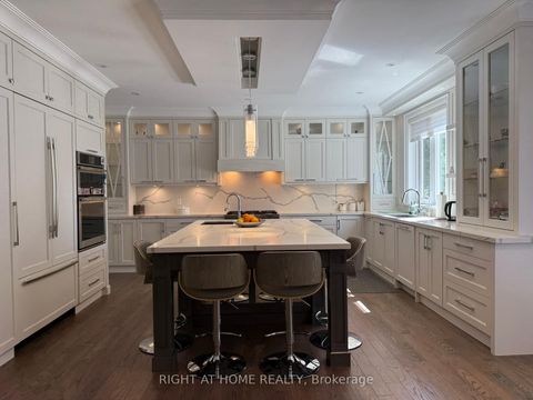 Photo 13 at 6 Burnelm Drive, City Centre West, Toronto