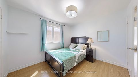 Photo 26 at 16 Lealinds Road, Patterson, Vaughan