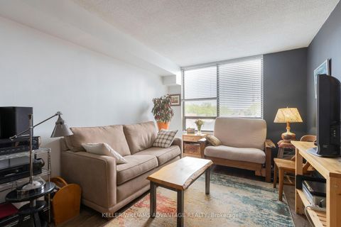 Photo 6 at 404 - 117 Gerrard Street E, Yonge Corridor, Toronto