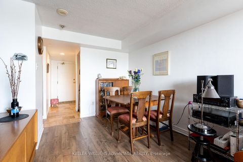 Photo 7 at 404 - 117 Gerrard Street E, Yonge Corridor, Toronto