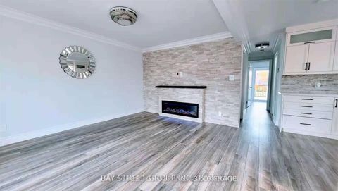 Photo 6 at 168 Regent Road, CFB, Toronto