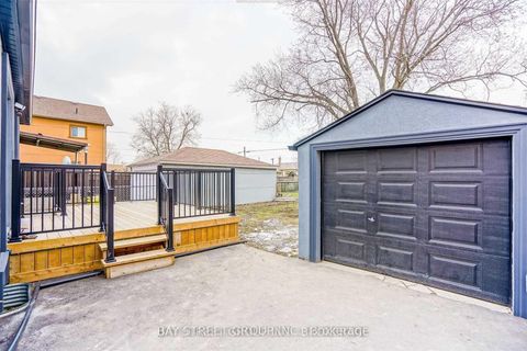 Photo 28 at 168 Regent Road, CFB, Toronto