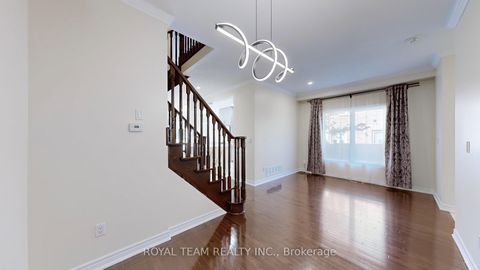 Photo 6 at 246 Lauderdale Drive, Patterson, Vaughan