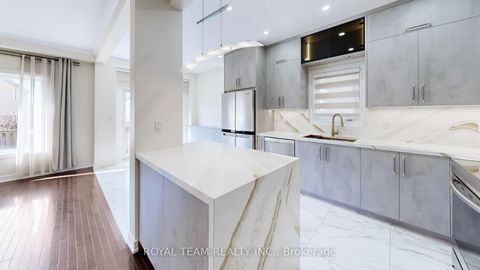 Photo 9 at 246 Lauderdale Drive, Patterson, Vaughan