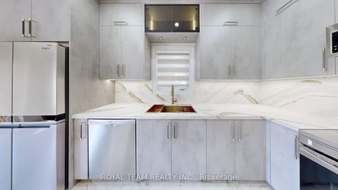 Photo 10 at 246 Lauderdale Drive, Patterson, Vaughan