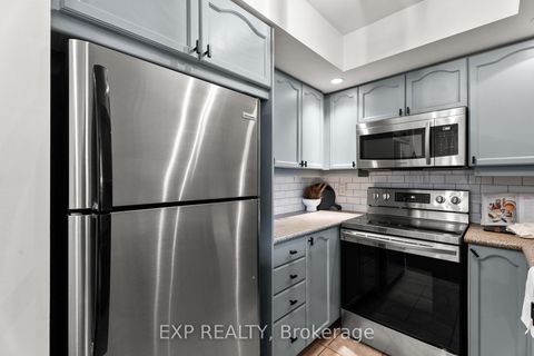 Photo 10 at 1222 - 15 Northtown Way, Willowdale East, Toronto