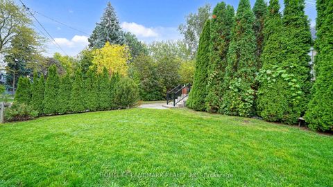 Photo 7 at 47 Dromore Crescent, Newtonbrook West, Toronto
