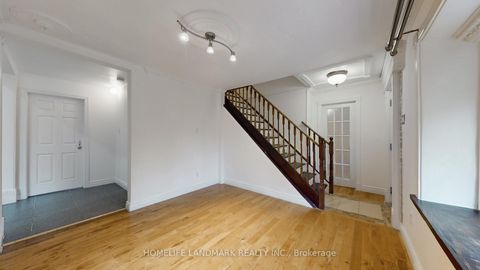 Photo 10 at 47 Dromore Crescent, Newtonbrook West, Toronto