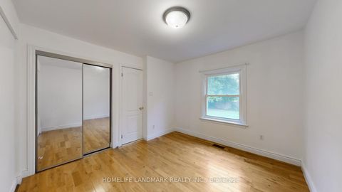 Photo 16 at 47 Dromore Crescent, Newtonbrook West, Toronto