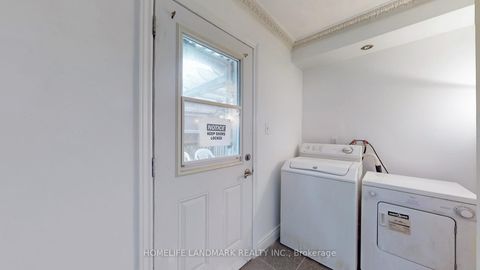 Photo 21 at 47 Dromore Crescent, Newtonbrook West, Toronto