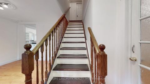 Photo 24 at 47 Dromore Crescent, Newtonbrook West, Toronto