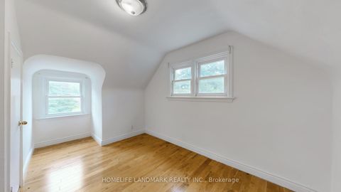 Photo 25 at 47 Dromore Crescent, Newtonbrook West, Toronto